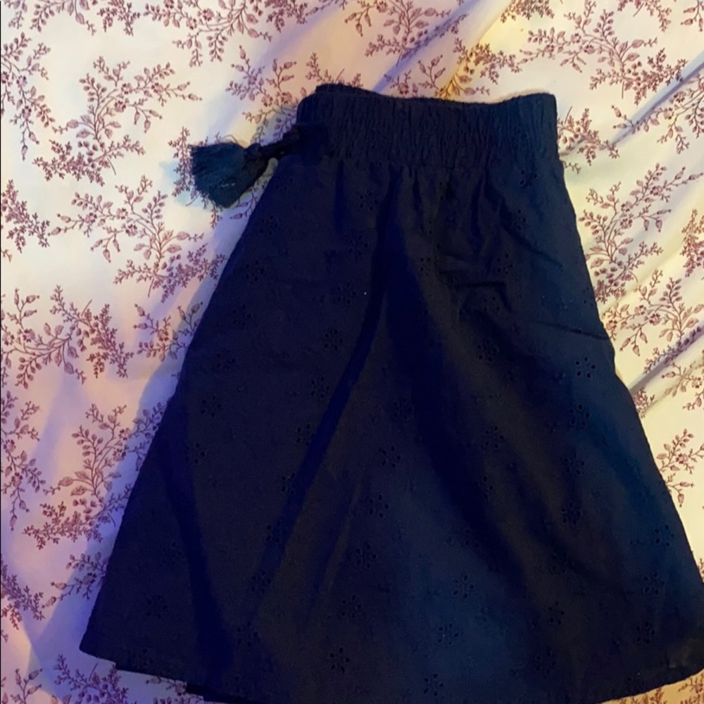 dark blue skirt